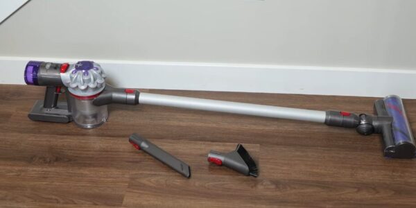 Dyson V7 Vacuum Cleaner Review – Still Powerful in 2025?